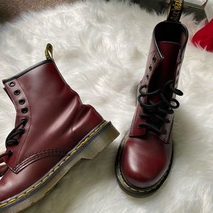 MAROON DOC MARTENS. size US 6 / EU 37